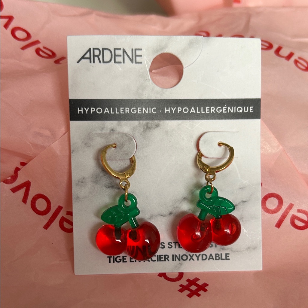 Ardene Red Cherry Earrings With Gold Accents New Acrylic Lightweight Cherries